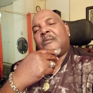 Meet your Posher, Leon